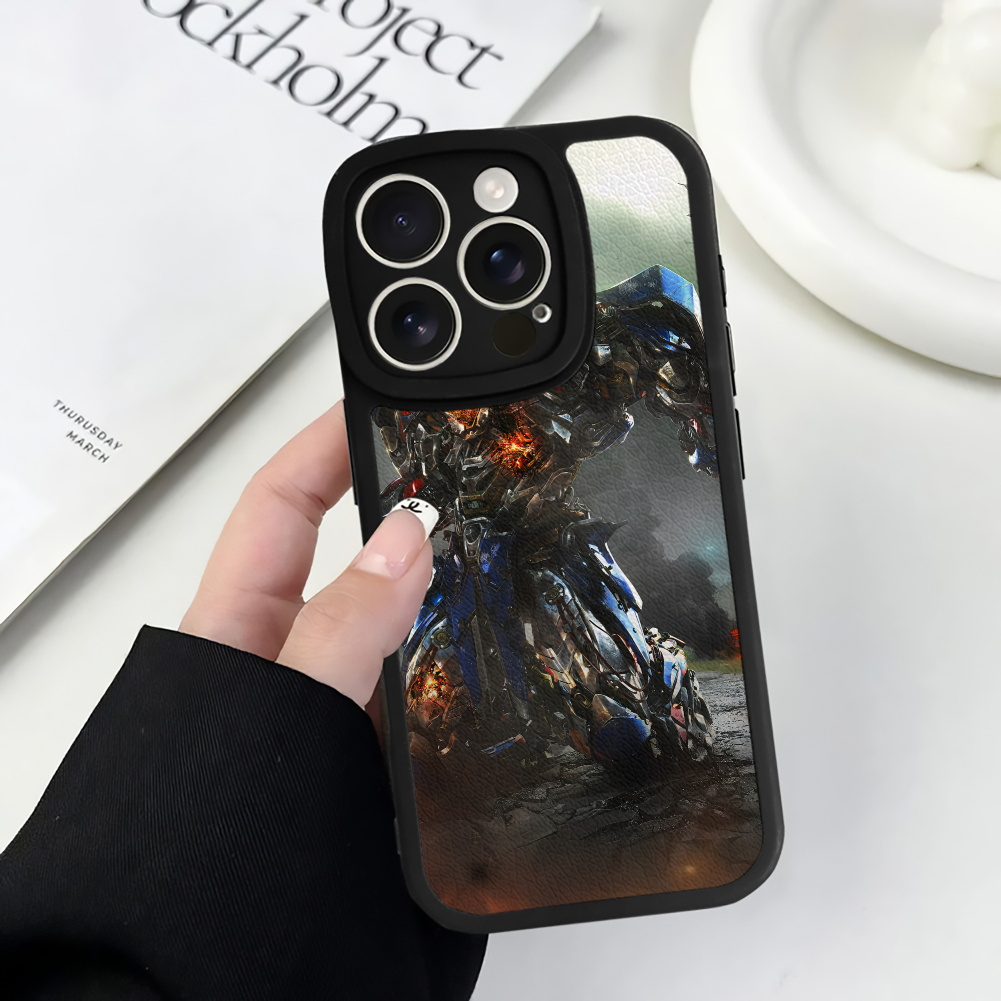 （画像用） Transformers トランスフォーマー 【iPhone 16シリーズ対応】シリコンスマホケース（レザー調） 材質：シリコン
